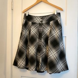 H&M Black and White Plaid Knee-length Skirt With Pockets Size 12 Preloved
